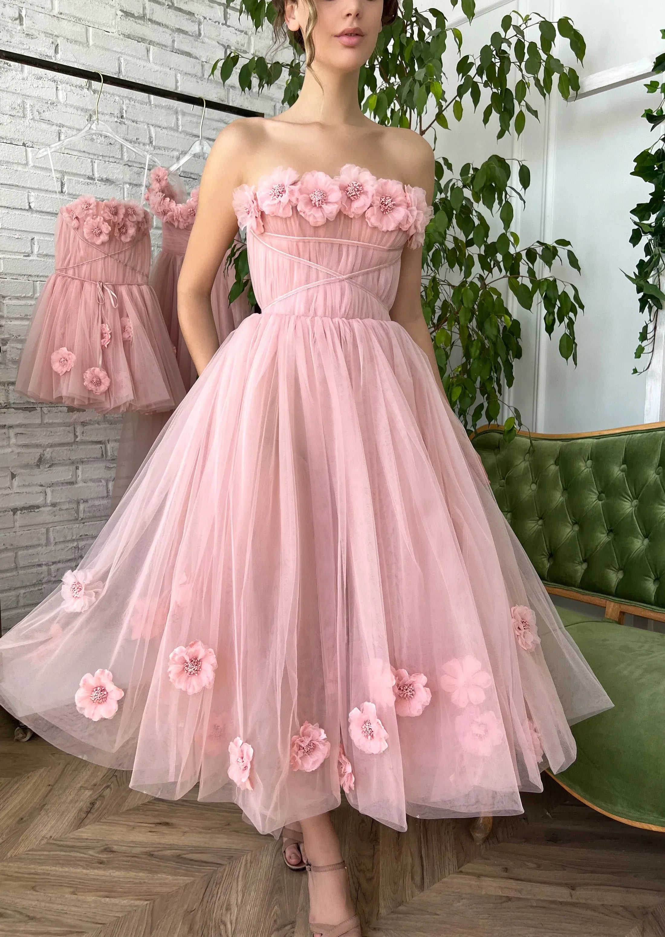 Trendy Urban Attire Roycebridal Strapless Pink Garden Wedding Dress for Women Vestito Donna 2025  Lace Flower Beach Bridal Gowns