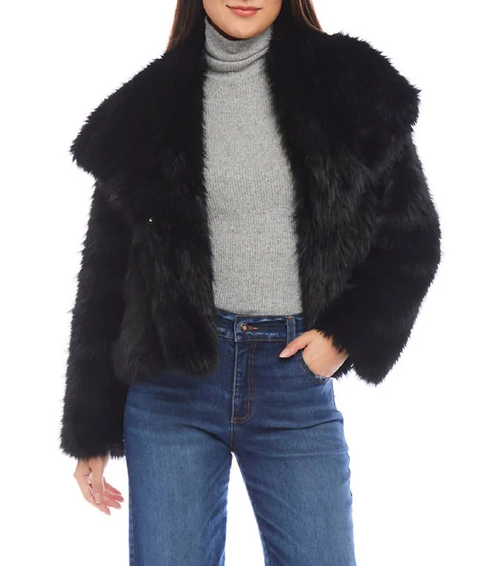 Trendy Women's Collection Faux Fur Collared Neck Coat In Black