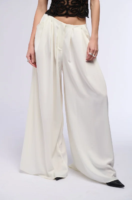 Trendy Aesthetics LOYAL PLEATED PALAZZO PANT